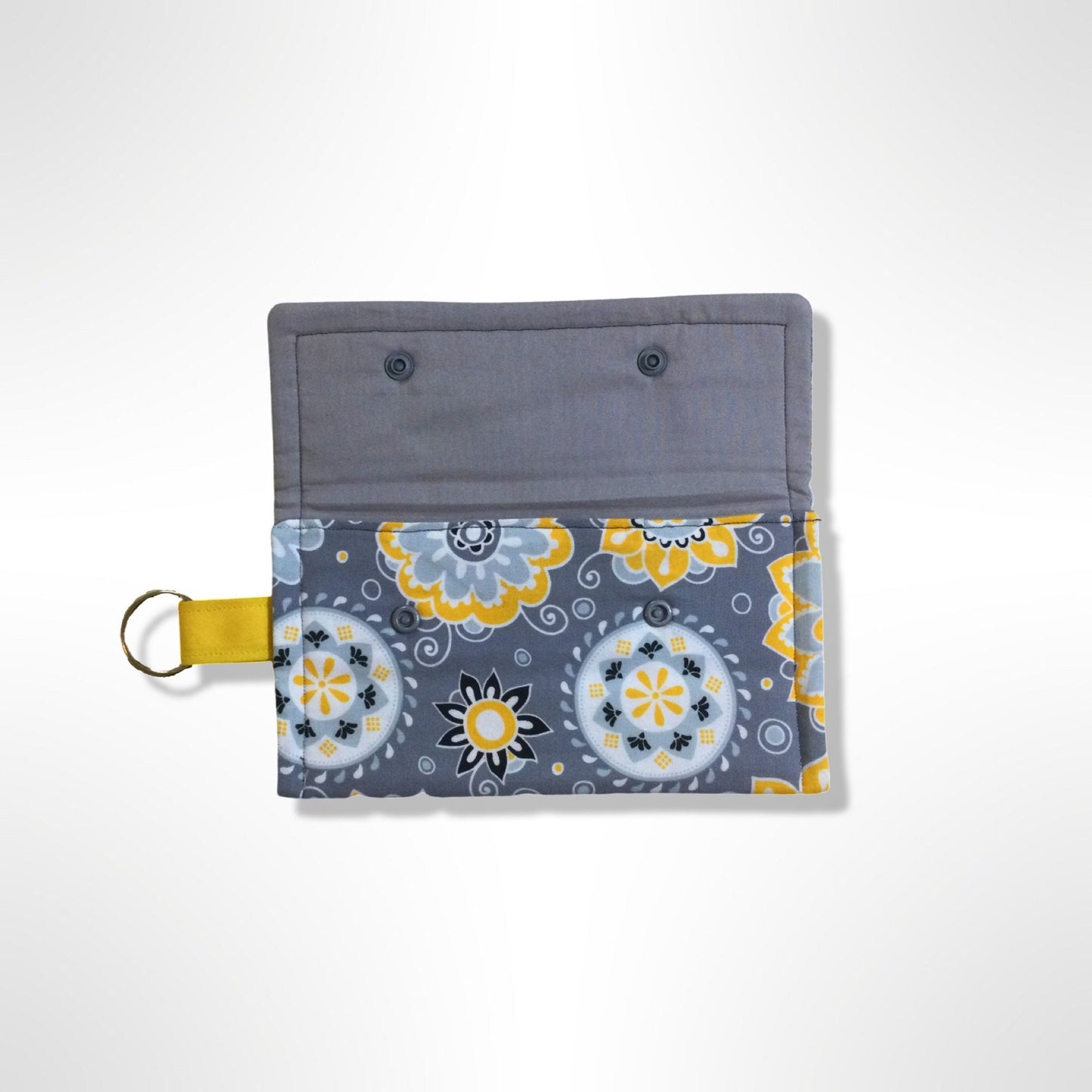 Gray Daisy Multifunctional Pouch